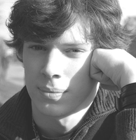 Daniel Holm i vårsolen.